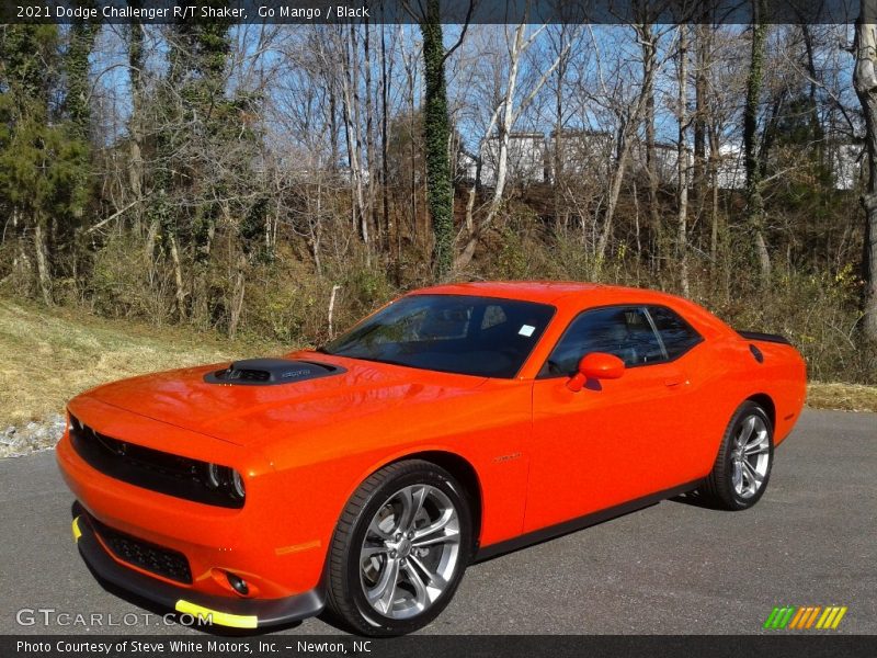 Front 3/4 View of 2021 Challenger R/T Shaker