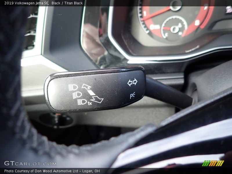Black / Titan Black 2019 Volkswagen Jetta SE