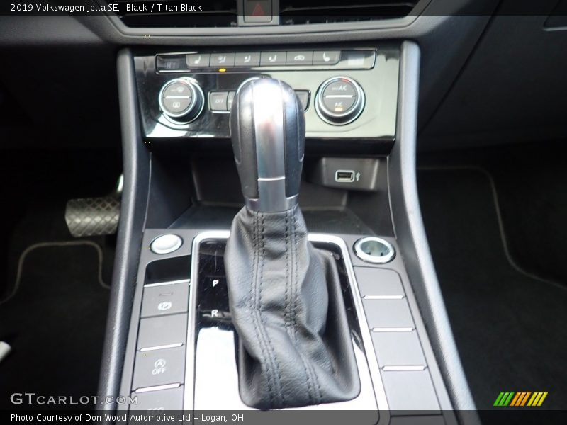 Black / Titan Black 2019 Volkswagen Jetta SE