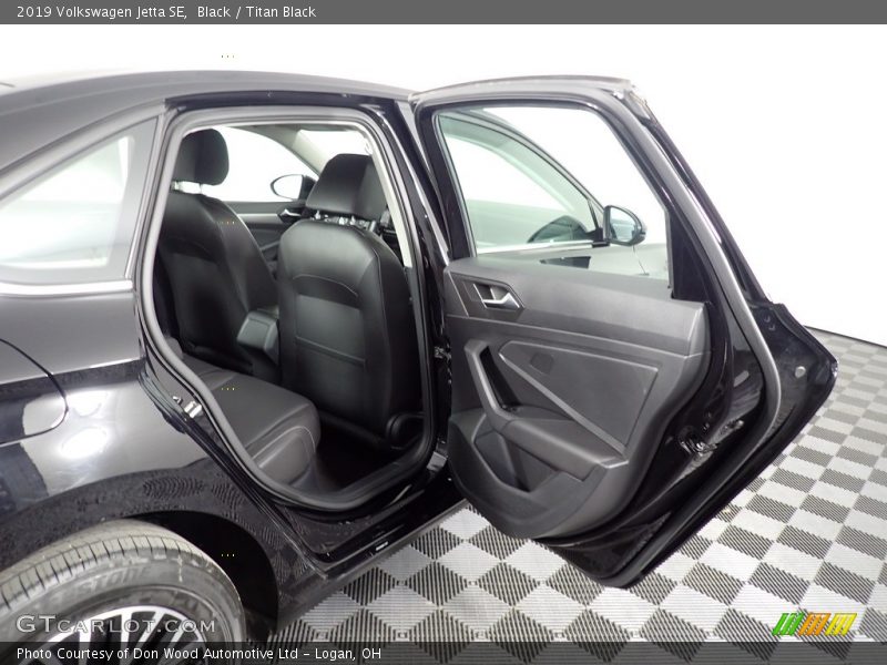 Black / Titan Black 2019 Volkswagen Jetta SE