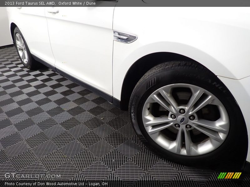 Oxford White / Dune 2013 Ford Taurus SEL AWD