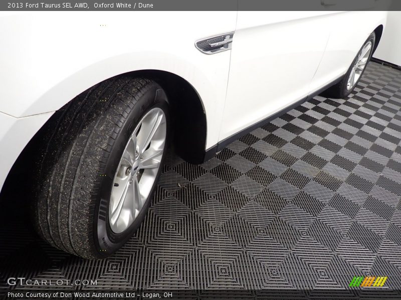 Oxford White / Dune 2013 Ford Taurus SEL AWD