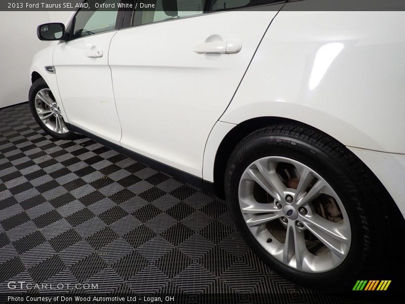 Oxford White / Dune 2013 Ford Taurus SEL AWD
