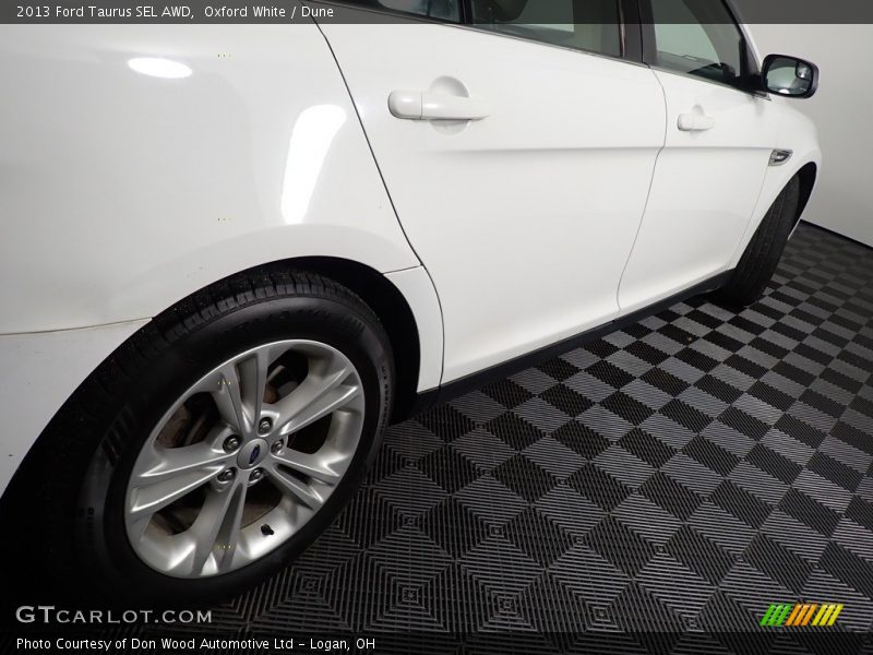 Oxford White / Dune 2013 Ford Taurus SEL AWD