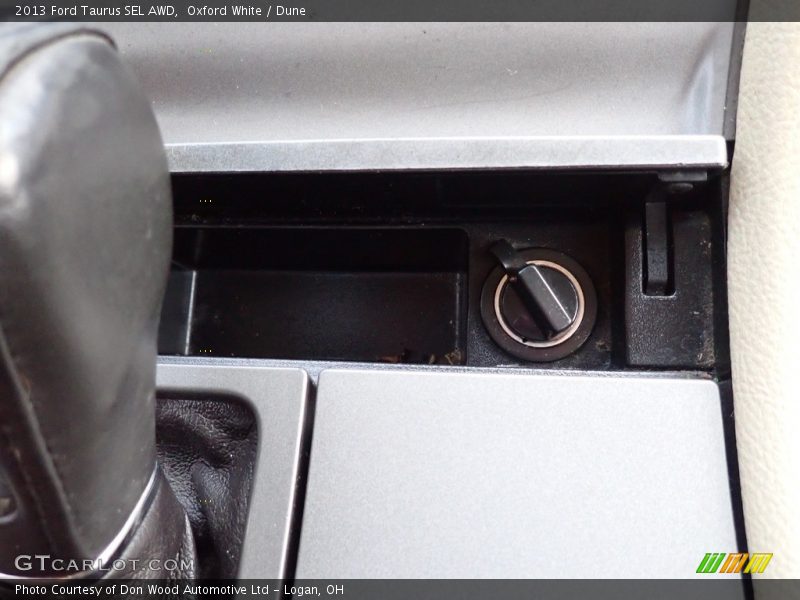 Oxford White / Dune 2013 Ford Taurus SEL AWD