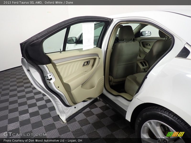 Oxford White / Dune 2013 Ford Taurus SEL AWD