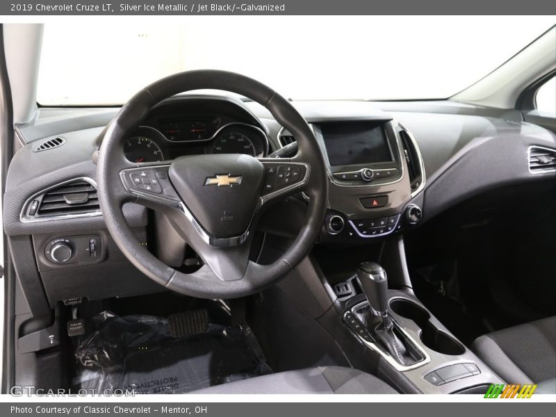 Silver Ice Metallic / Jet Black/­Galvanized 2019 Chevrolet Cruze LT