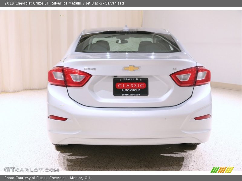 Silver Ice Metallic / Jet Black/­Galvanized 2019 Chevrolet Cruze LT