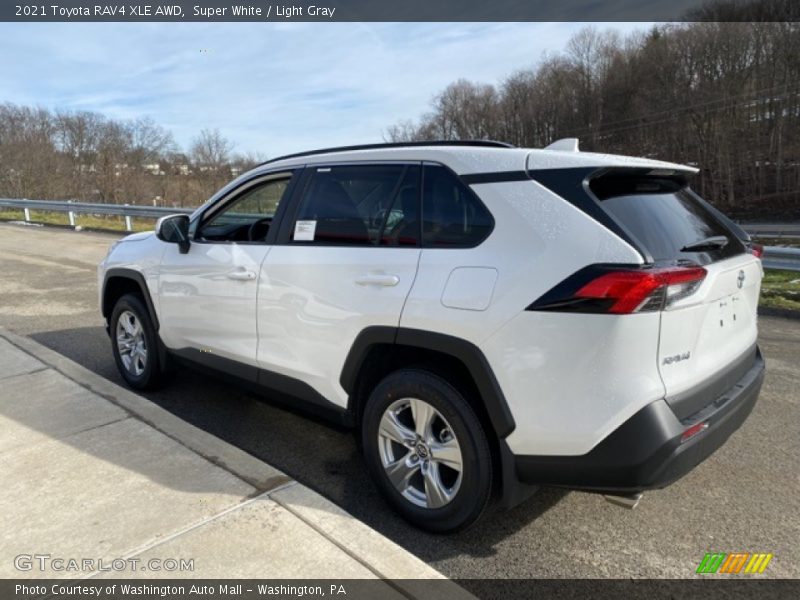 Super White / Light Gray 2021 Toyota RAV4 XLE AWD