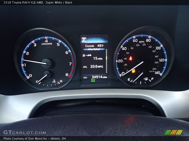Super White / Black 2018 Toyota RAV4 XLE AWD