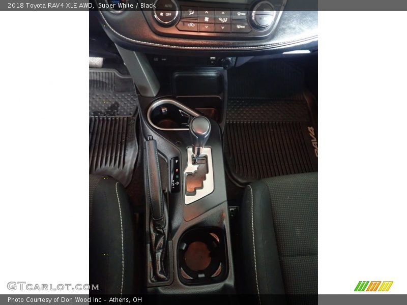 Super White / Black 2018 Toyota RAV4 XLE AWD