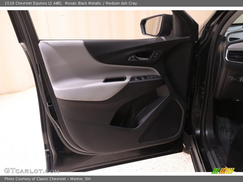 Mosaic Black Metallic / Medium Ash Gray 2018 Chevrolet Equinox LS AWD