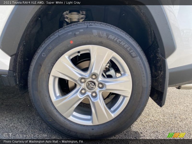 Super White / Light Gray 2021 Toyota RAV4 XLE AWD