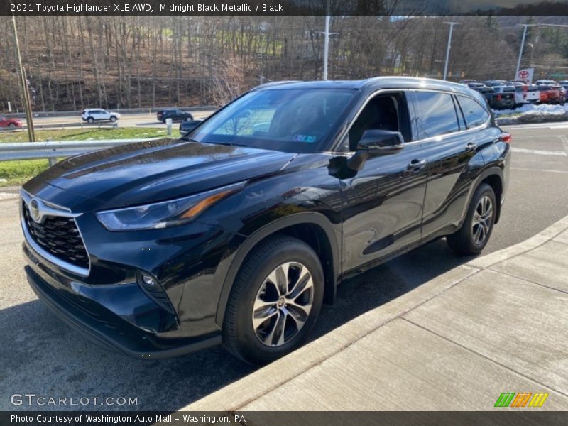 Midnight Black Metallic / Black 2021 Toyota Highlander XLE AWD