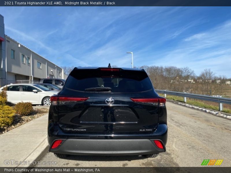Midnight Black Metallic / Black 2021 Toyota Highlander XLE AWD