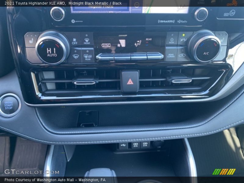 Midnight Black Metallic / Black 2021 Toyota Highlander XLE AWD
