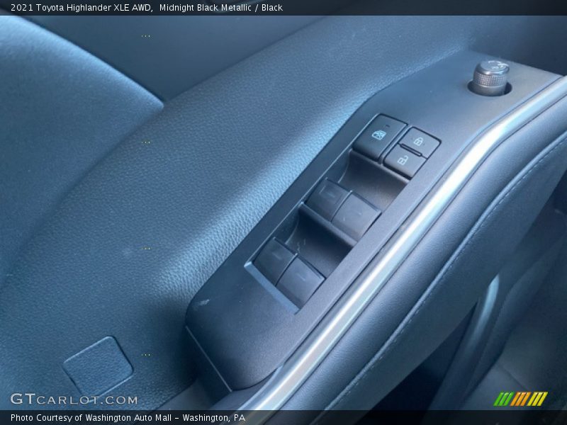 Midnight Black Metallic / Black 2021 Toyota Highlander XLE AWD