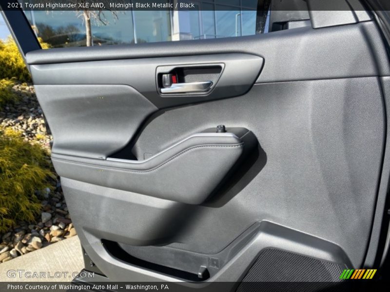 Midnight Black Metallic / Black 2021 Toyota Highlander XLE AWD