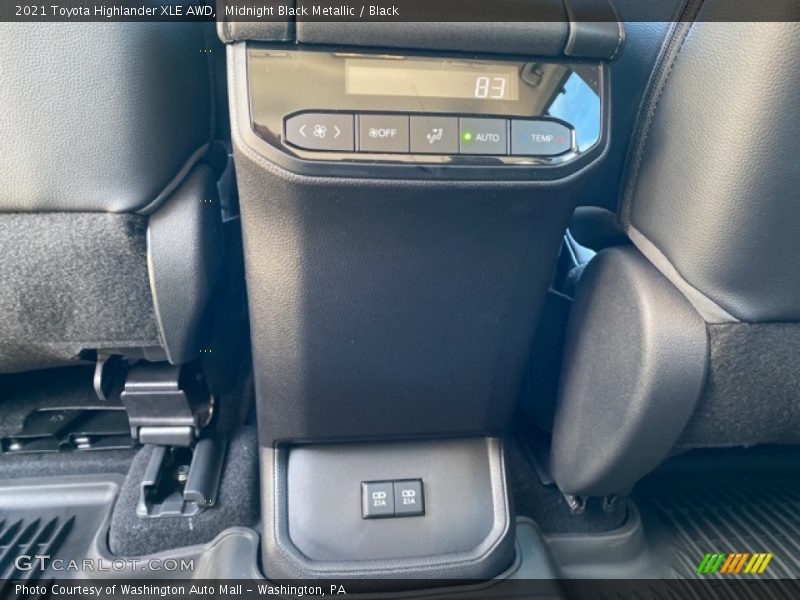 Midnight Black Metallic / Black 2021 Toyota Highlander XLE AWD