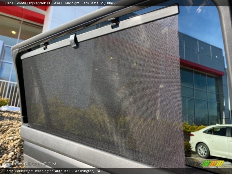 Midnight Black Metallic / Black 2021 Toyota Highlander XLE AWD