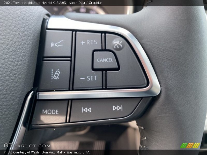 Moon Dust / Graphite 2021 Toyota Highlander Hybrid XLE AWD