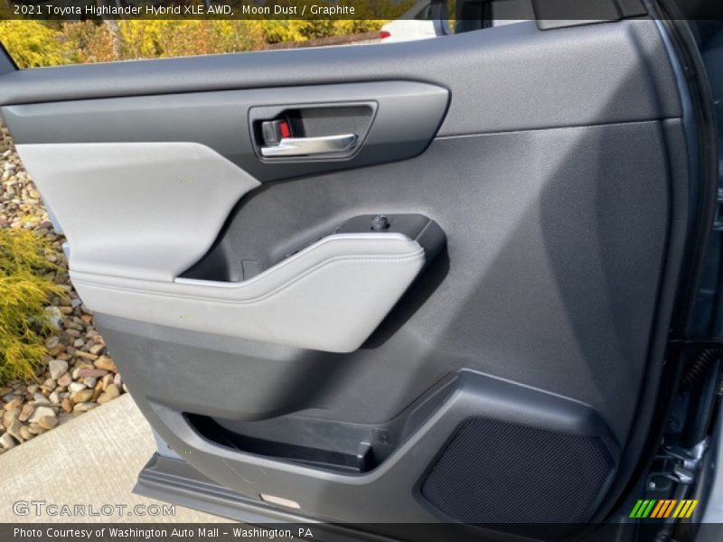 Moon Dust / Graphite 2021 Toyota Highlander Hybrid XLE AWD