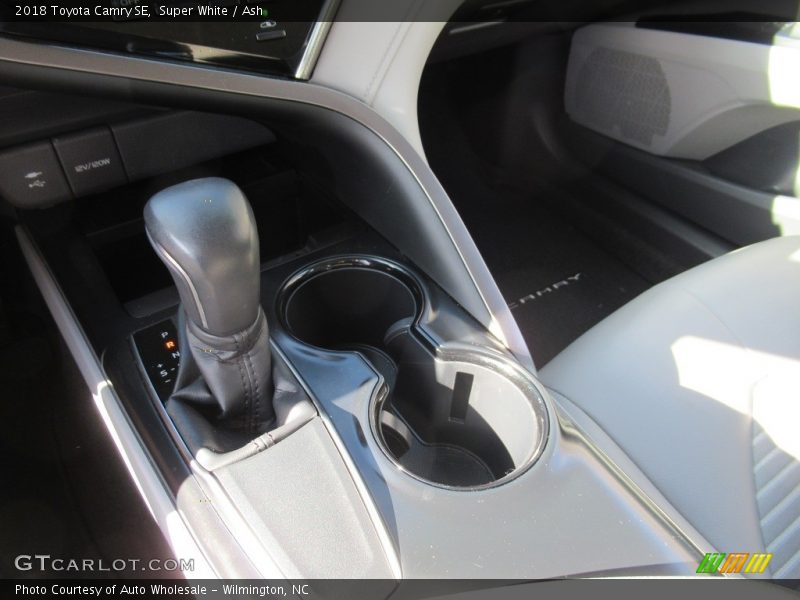 Super White / Ash 2018 Toyota Camry SE