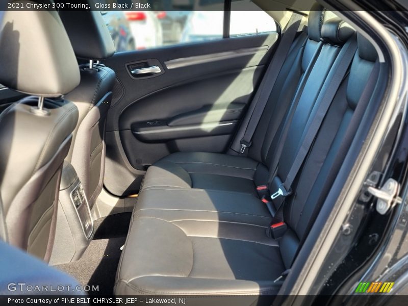 Gloss Black / Black 2021 Chrysler 300 Touring