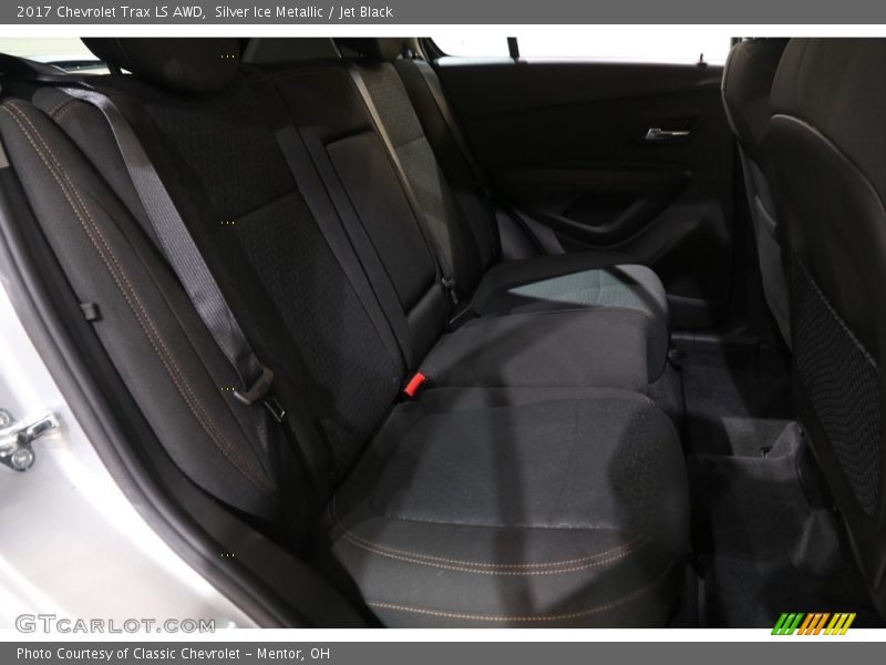 Silver Ice Metallic / Jet Black 2017 Chevrolet Trax LS AWD