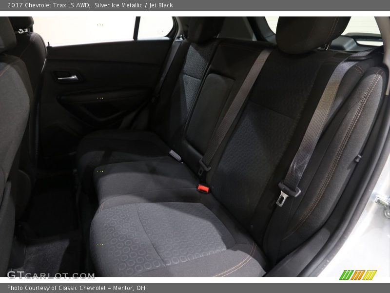 Silver Ice Metallic / Jet Black 2017 Chevrolet Trax LS AWD