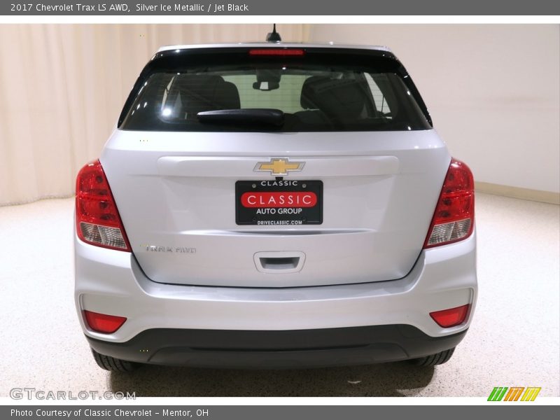 Silver Ice Metallic / Jet Black 2017 Chevrolet Trax LS AWD