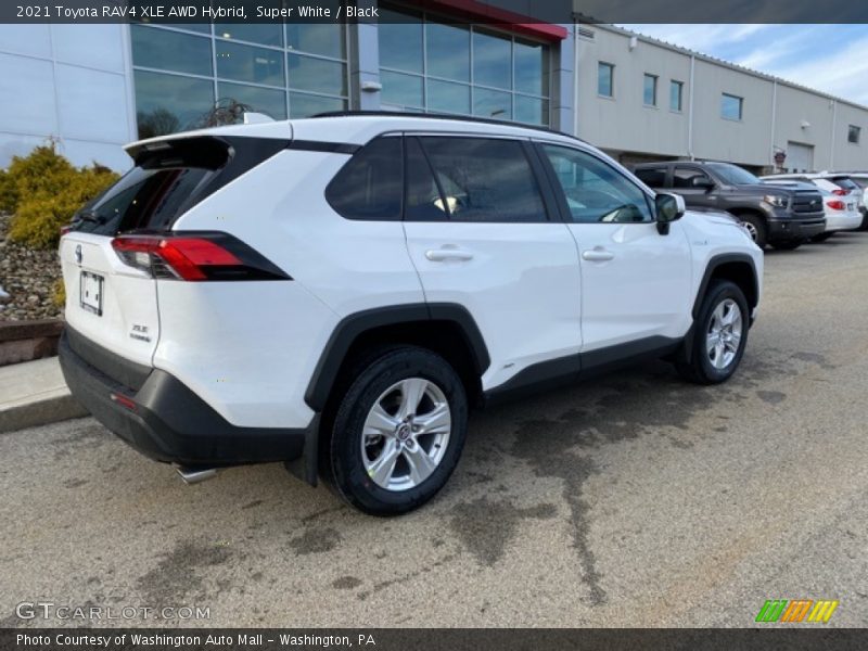 Super White / Black 2021 Toyota RAV4 XLE AWD Hybrid