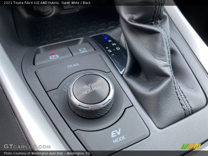 Super White / Black 2021 Toyota RAV4 XLE AWD Hybrid