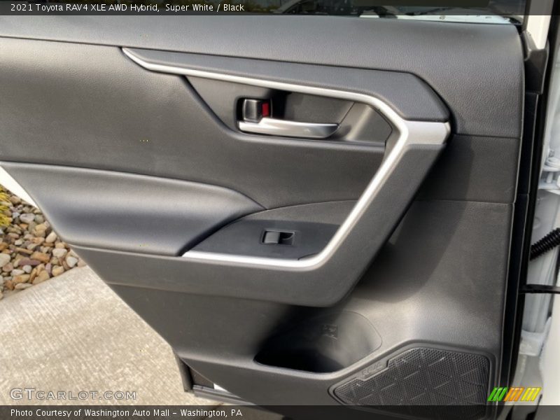 Super White / Black 2021 Toyota RAV4 XLE AWD Hybrid