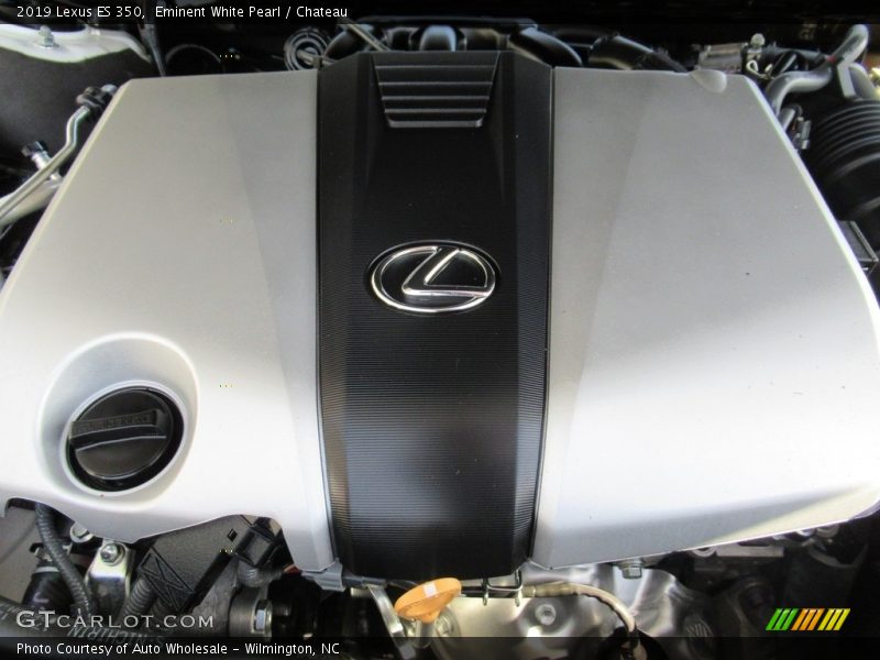 Eminent White Pearl / Chateau 2019 Lexus ES 350