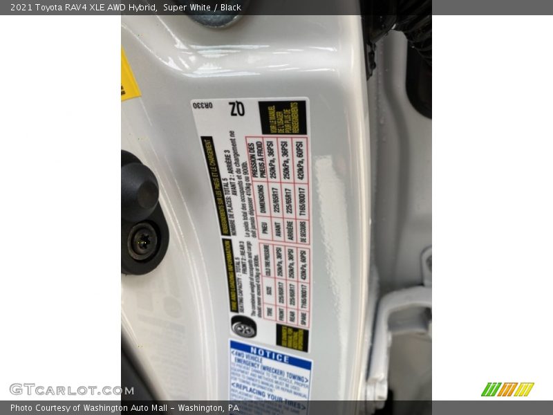 Super White / Black 2021 Toyota RAV4 XLE AWD Hybrid