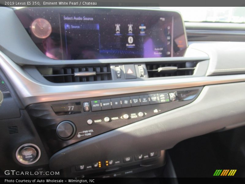 Eminent White Pearl / Chateau 2019 Lexus ES 350