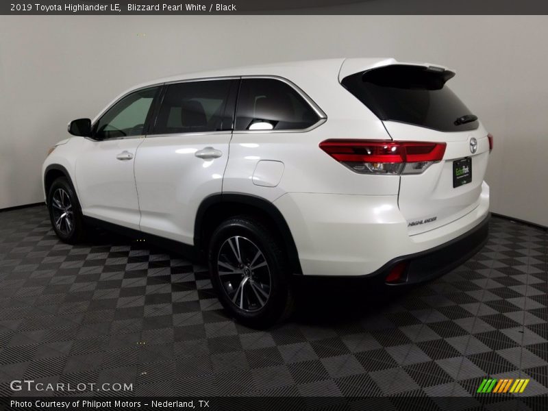 Blizzard Pearl White / Black 2019 Toyota Highlander LE