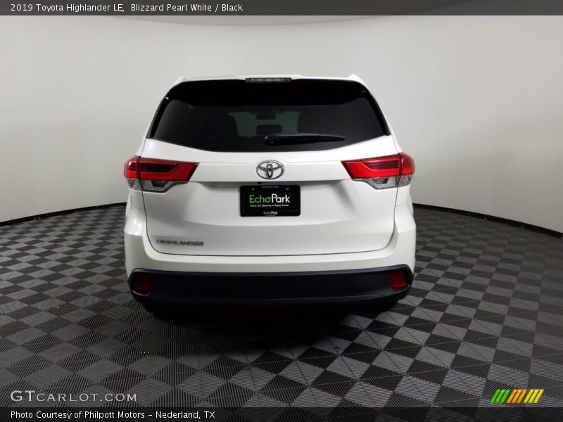 Blizzard Pearl White / Black 2019 Toyota Highlander LE