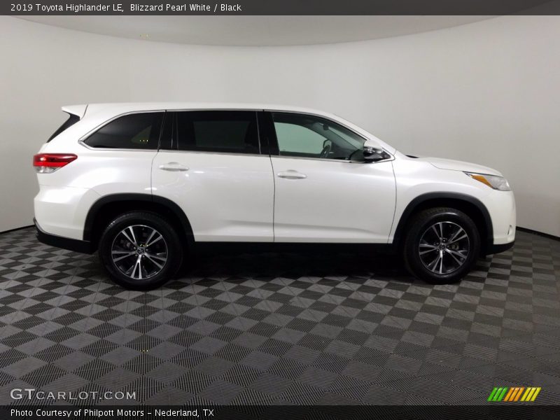 Blizzard Pearl White / Black 2019 Toyota Highlander LE