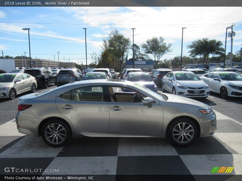 Atomic Silver / Parchment 2018 Lexus ES 300h