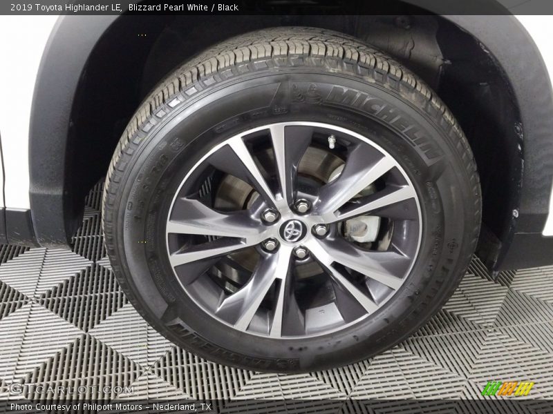 Blizzard Pearl White / Black 2019 Toyota Highlander LE