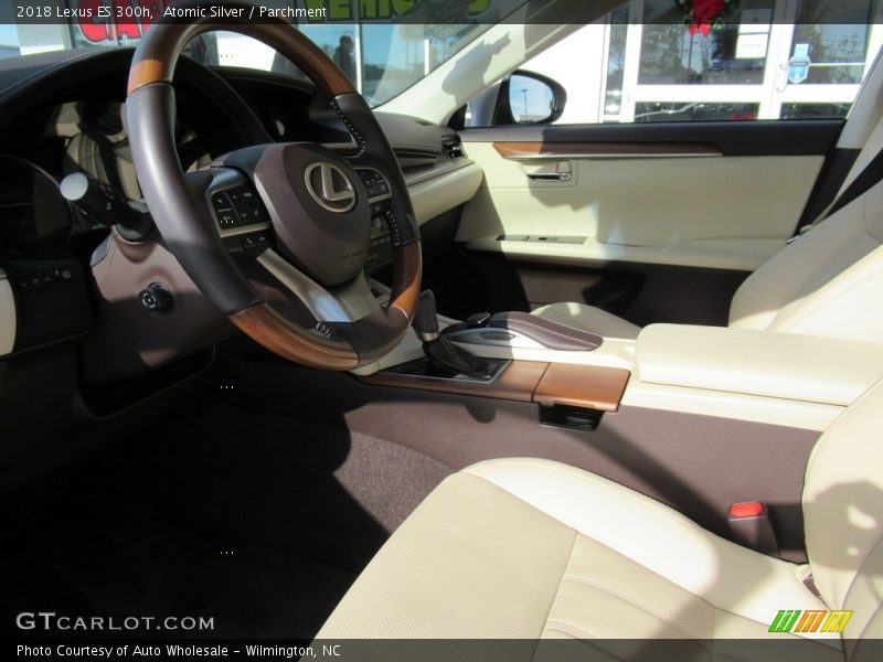 Atomic Silver / Parchment 2018 Lexus ES 300h