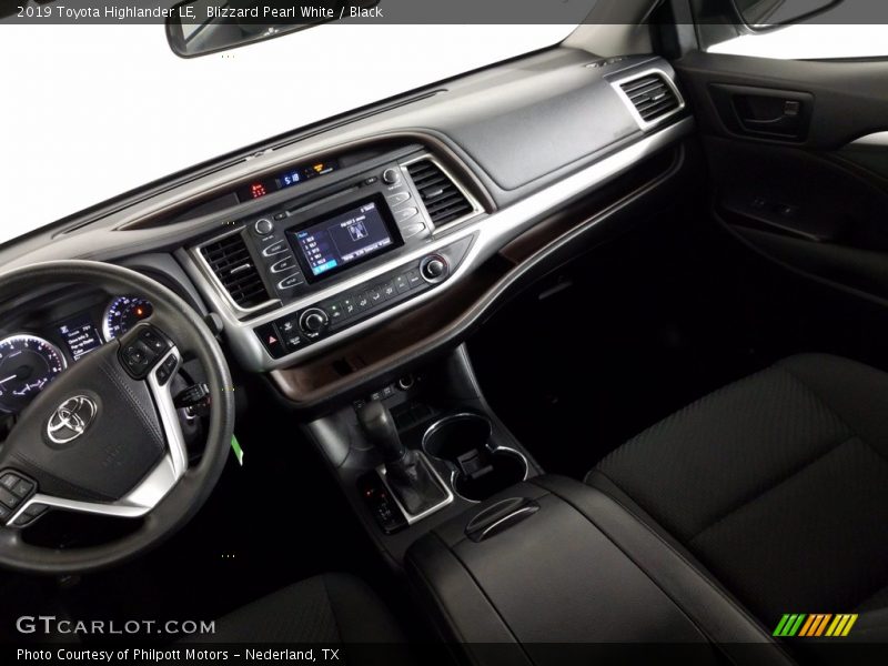 Blizzard Pearl White / Black 2019 Toyota Highlander LE
