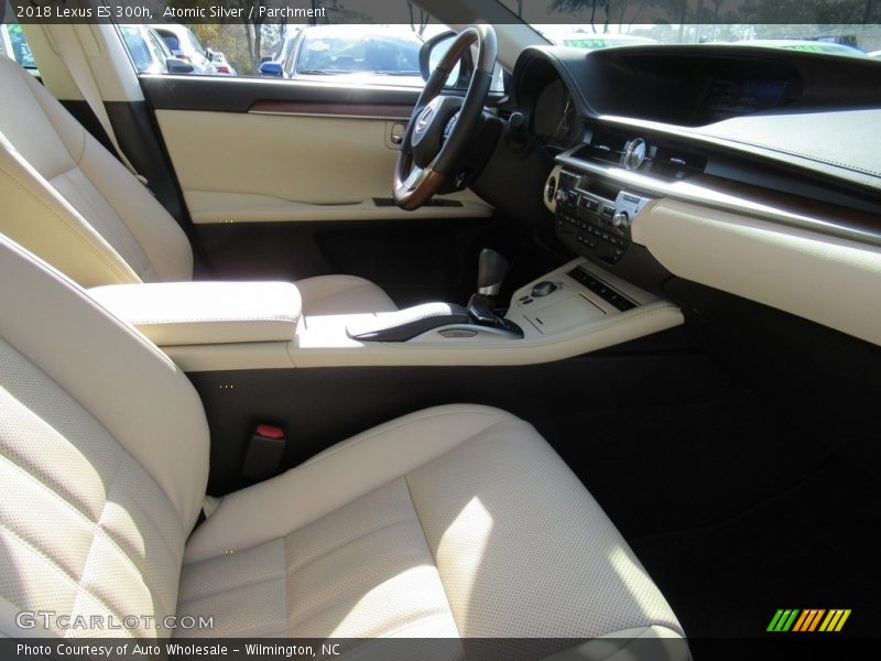 Atomic Silver / Parchment 2018 Lexus ES 300h