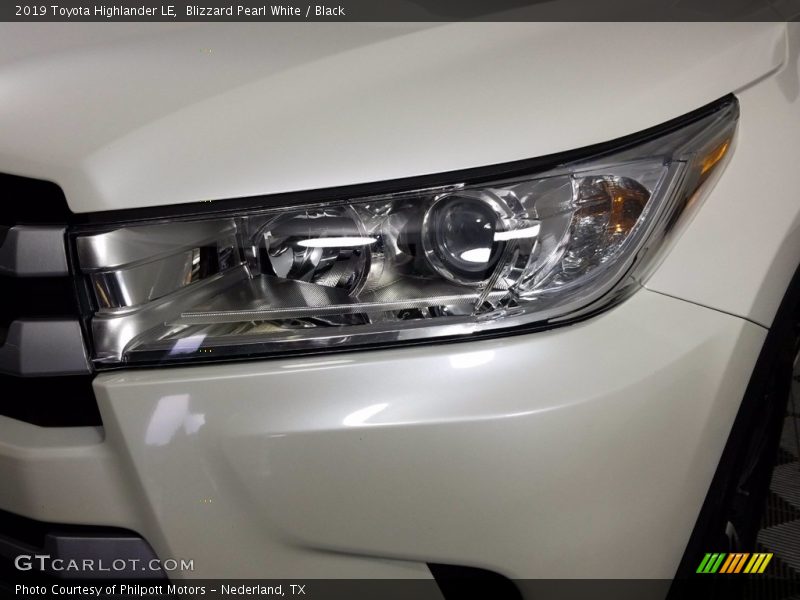 Blizzard Pearl White / Black 2019 Toyota Highlander LE