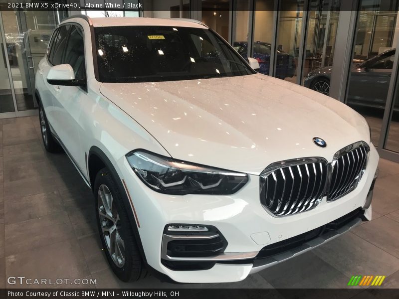 Alpine White / Black 2021 BMW X5 xDrive40i