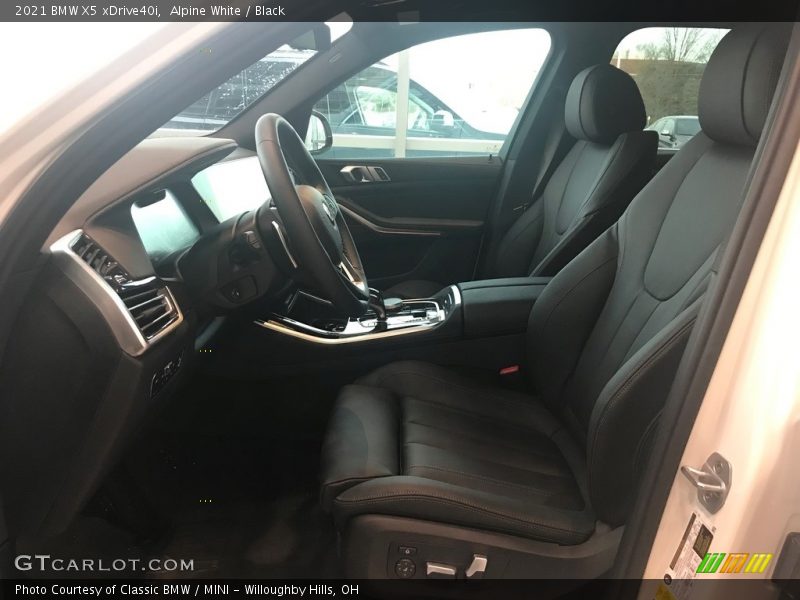 Alpine White / Black 2021 BMW X5 xDrive40i