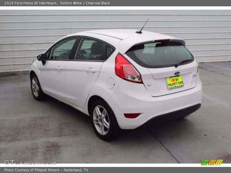 Oxford White / Charcoal Black 2019 Ford Fiesta SE Hatchback
