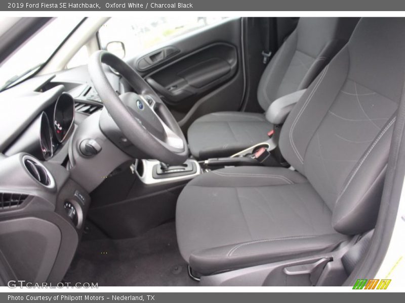 Oxford White / Charcoal Black 2019 Ford Fiesta SE Hatchback